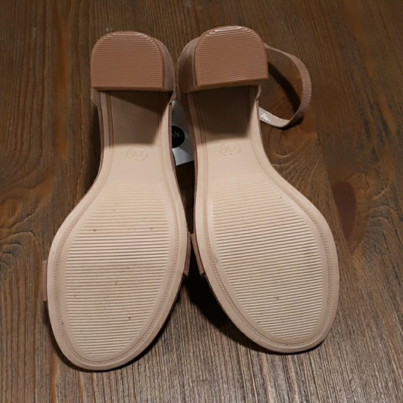 A.n.d eawy open toe heels - Picture 3 of 6